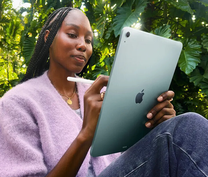 Apple Pencil και Magic Keyboard για iPad Air